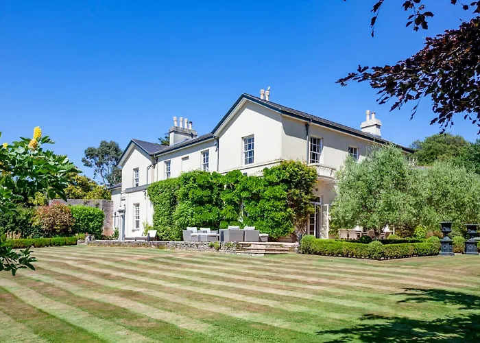 Laguna Mansion